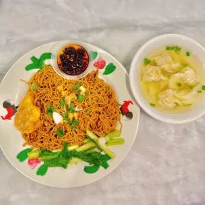 麻辣云吞面